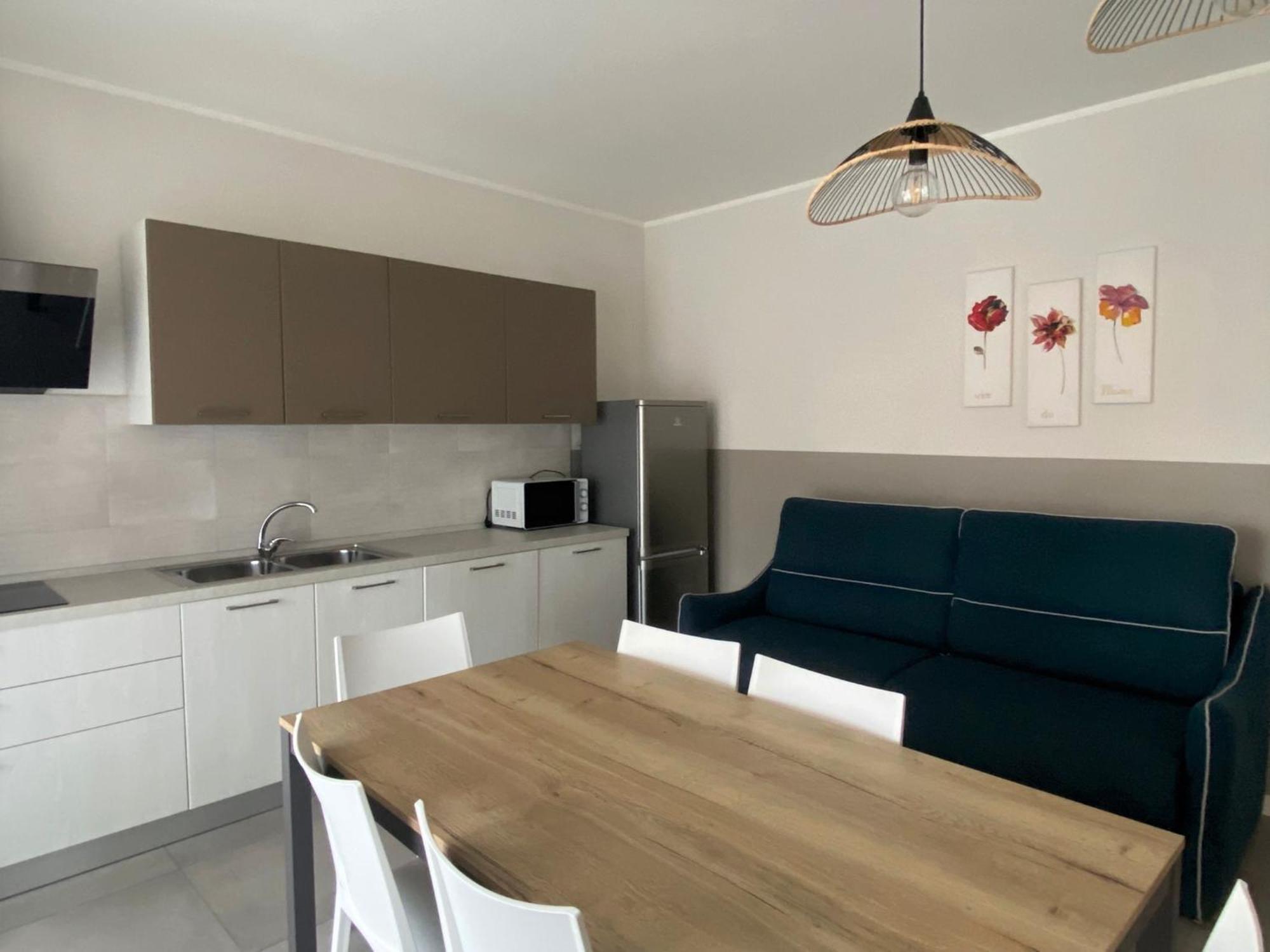 פסקיארה דל גארדה The Prince - Luxury Apartments With Pool מראה חיצוני תמונה