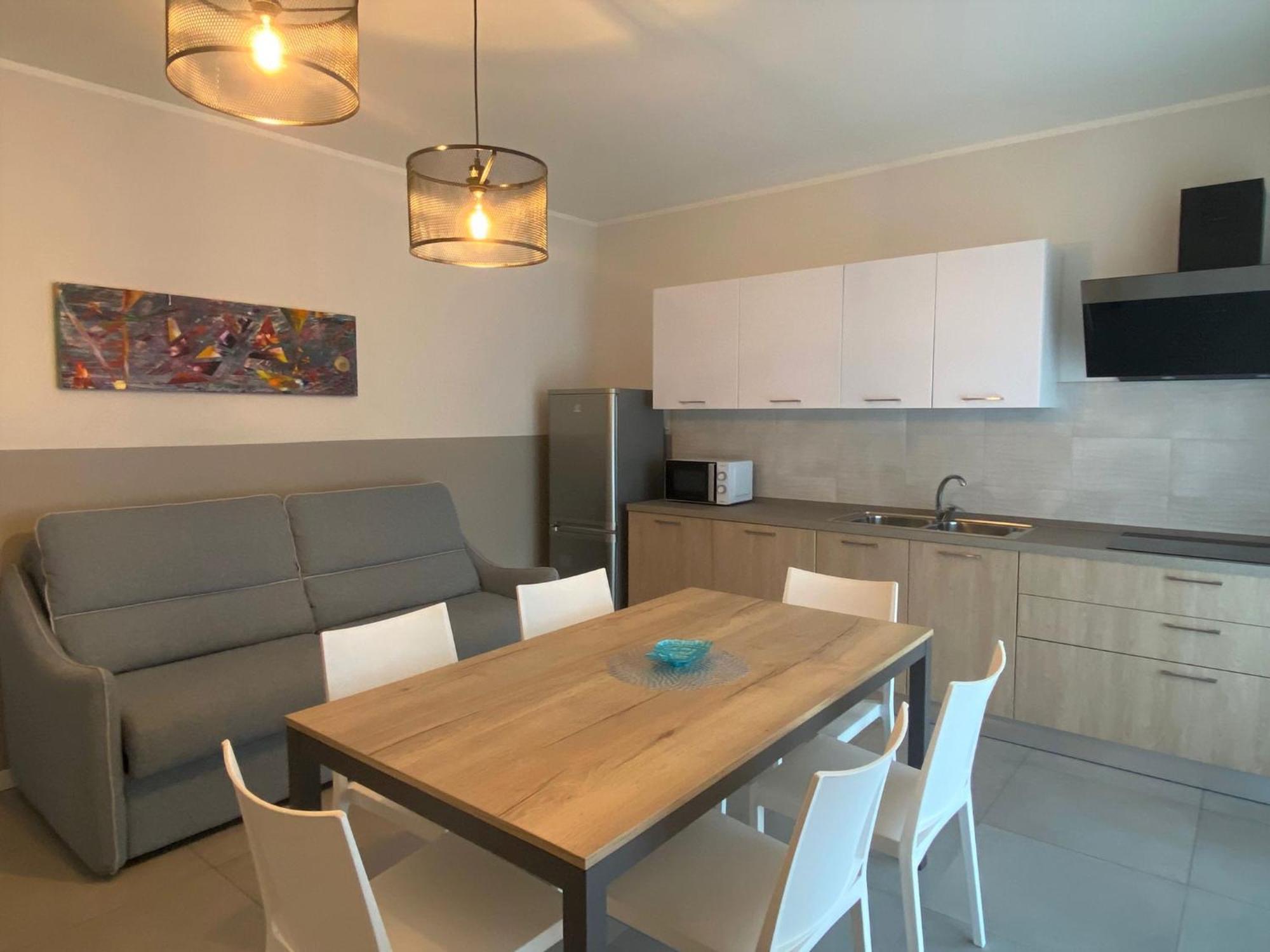 פסקיארה דל גארדה The Prince - Luxury Apartments With Pool מראה חיצוני תמונה
