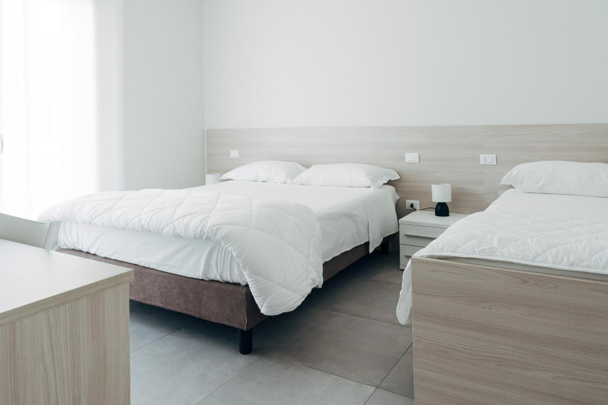 פסקיארה דל גארדה The Prince - Luxury Apartments With Pool מראה חיצוני תמונה