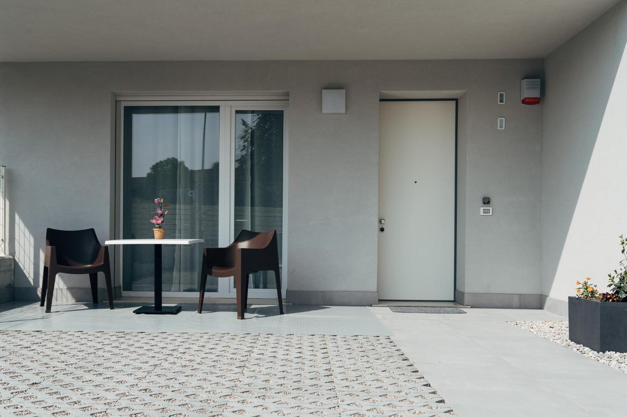 פסקיארה דל גארדה The Prince - Luxury Apartments With Pool מראה חיצוני תמונה