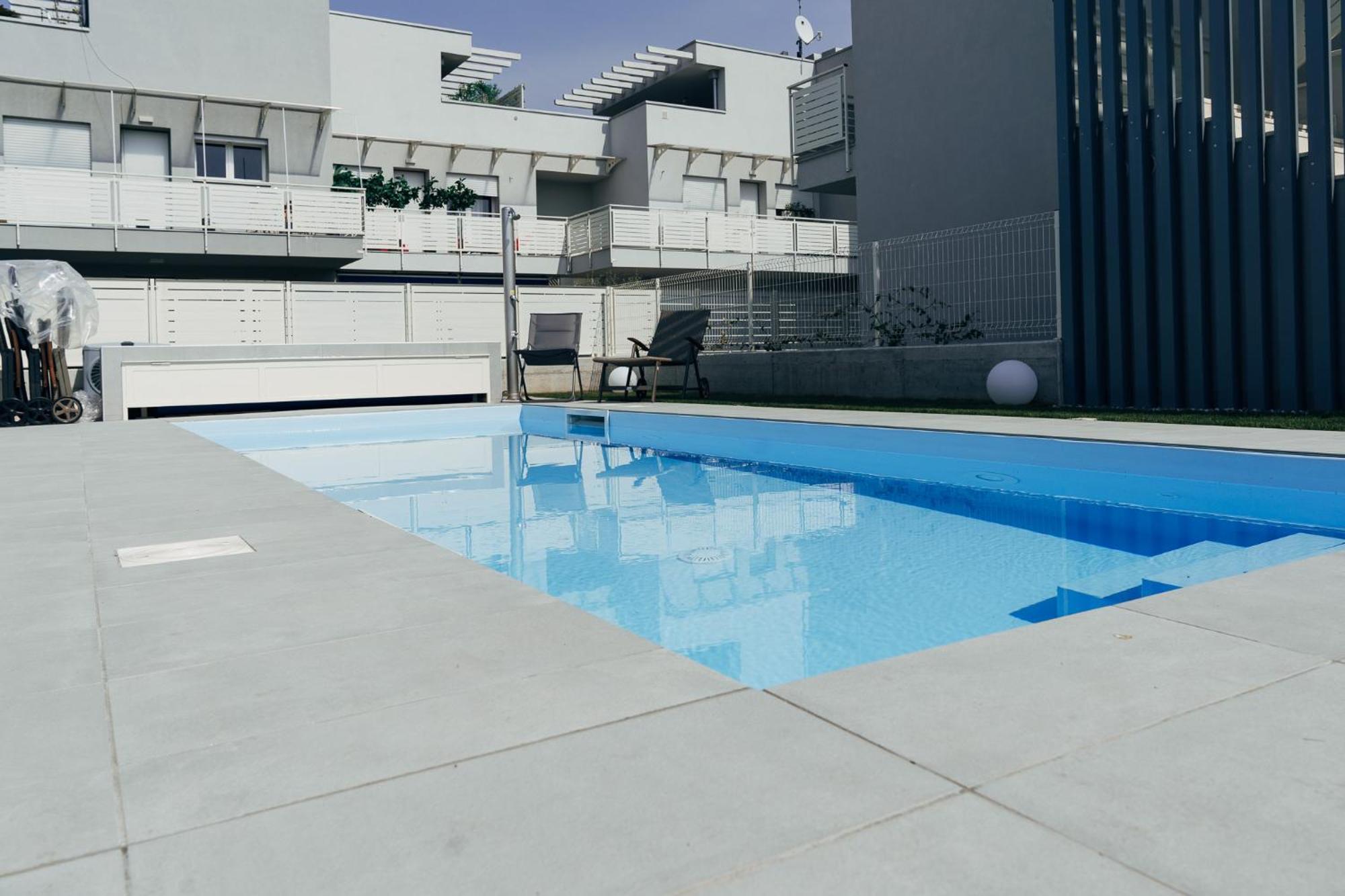 פסקיארה דל גארדה The Prince - Luxury Apartments With Pool מראה חיצוני תמונה