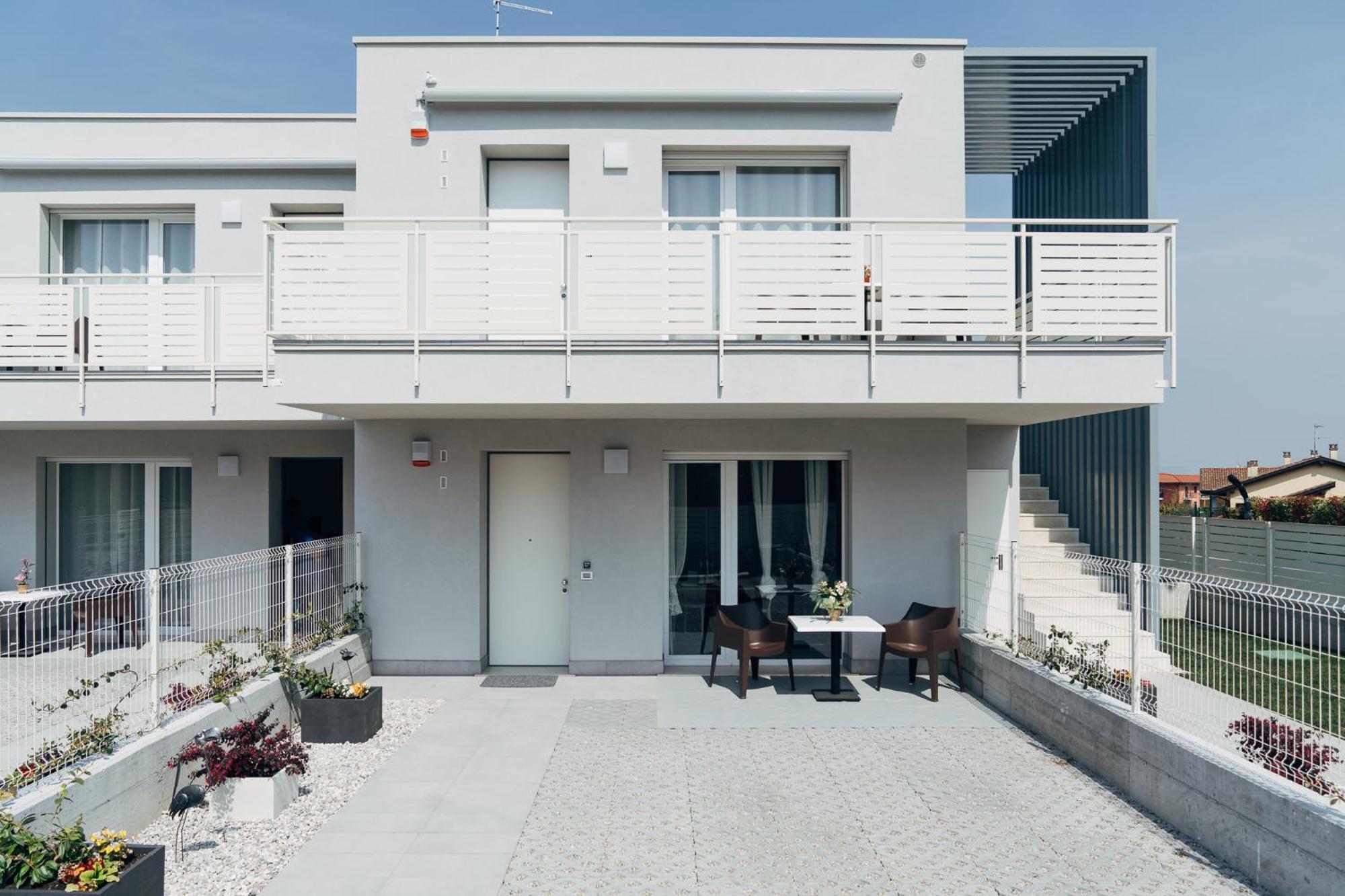 פסקיארה דל גארדה The Prince - Luxury Apartments With Pool מראה חיצוני תמונה